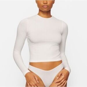 Skims New Vintage Crop Long Sleeve Tee